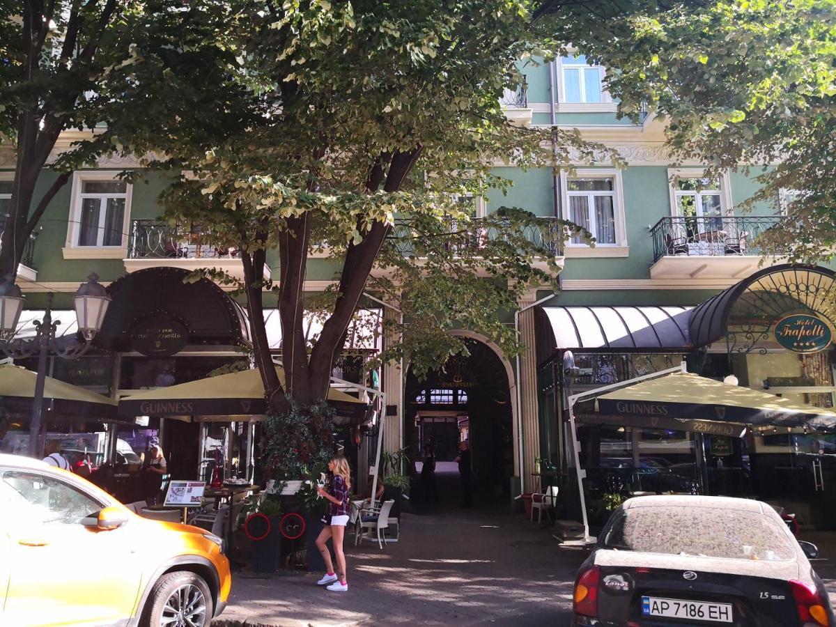 Затишні Апартаменти, Вулиця Дерибасівська, 13 敖德萨 外观 照片